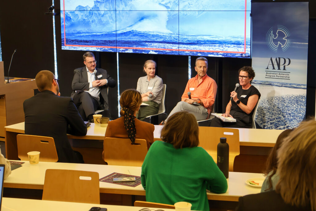 A panel discussion on improving the Antarctic science–policy dialogue. Credit: Mark Horstman.