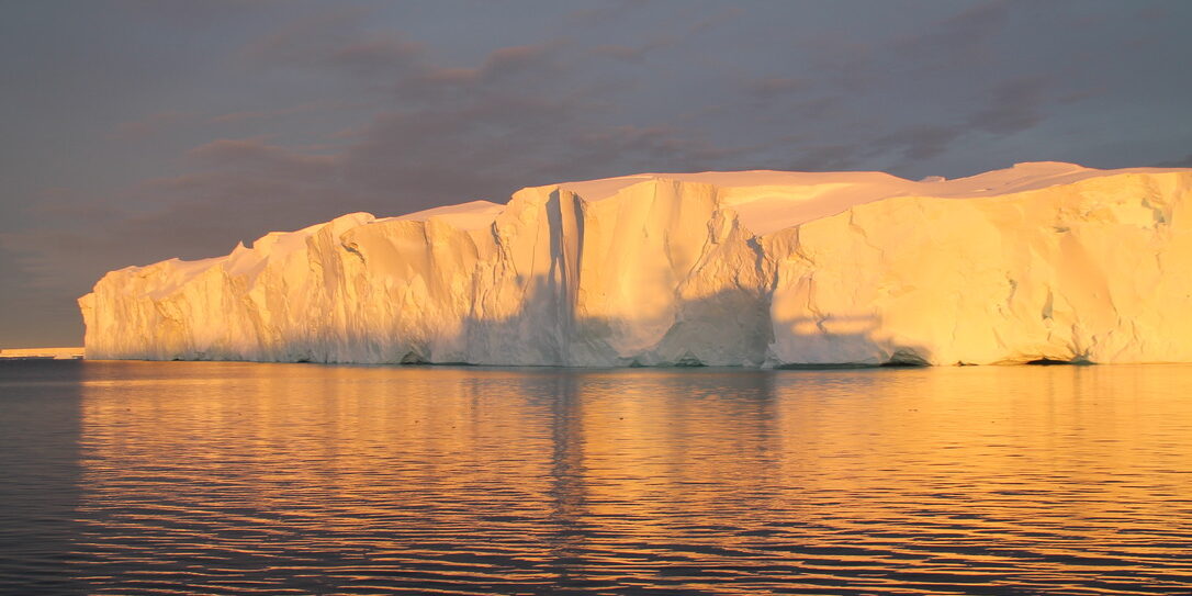 The-coast-of-Antarctica.-Credit-to-Katharina-Hochmuth